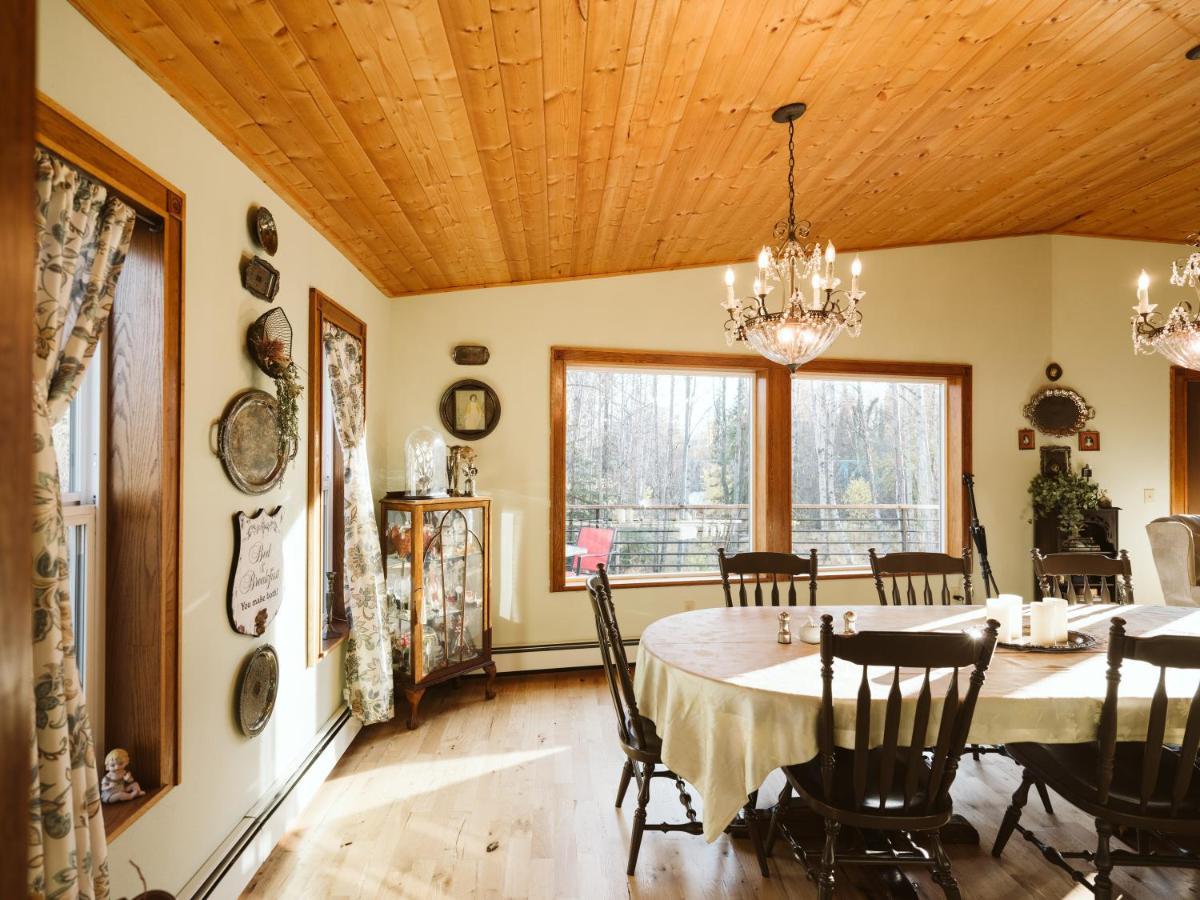 Maria'S Creekside B&B Анкъридж Екстериор снимка